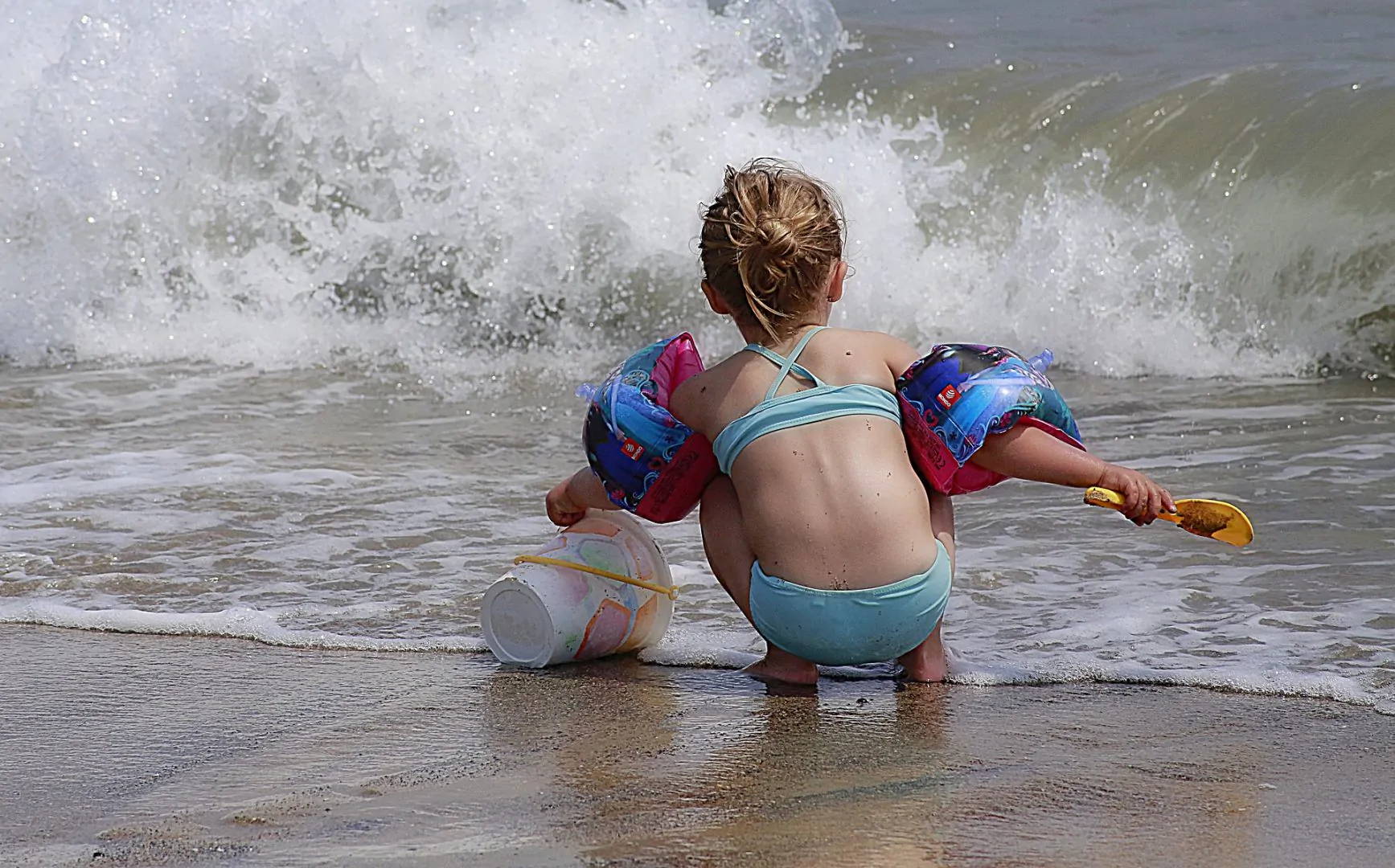 Actividades de verano para niños en la playa, piscina o en casa