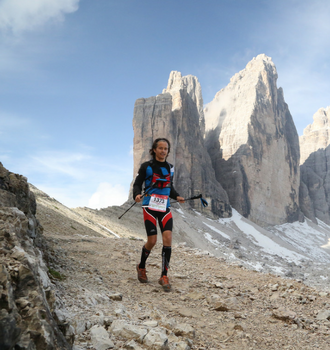 il fondatore di ertheo, Christian Samuelsson, mentre fa un'escursione in montagna